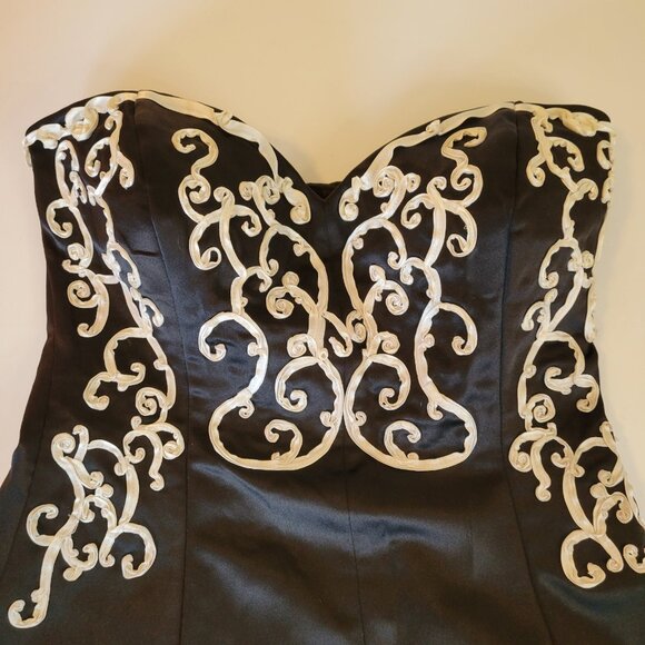 White House Black Market Black Strapless Cocktail Dress Ribbon Detail Size 0 - Picture 3 of 10